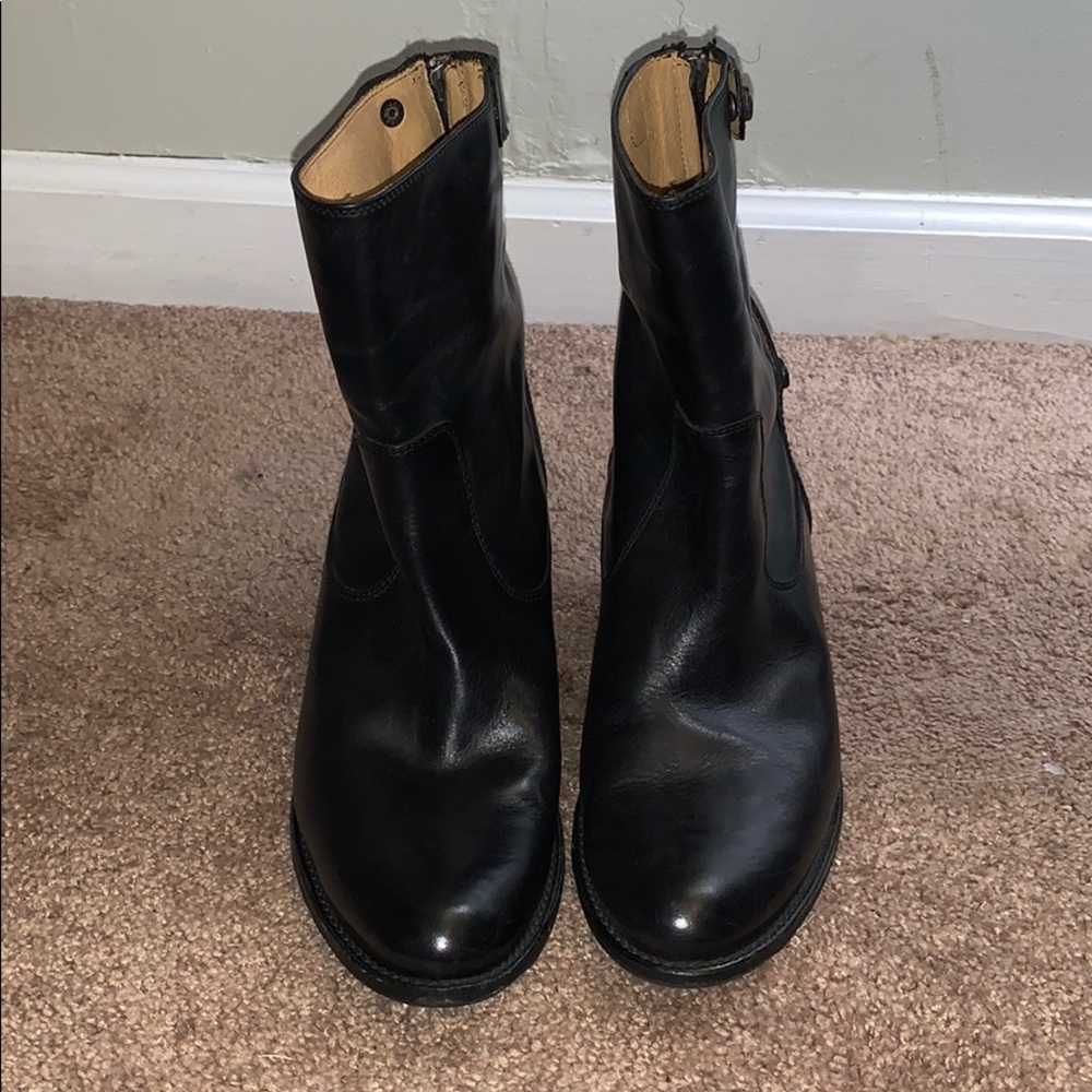 Frye Jackie Zip Short Black